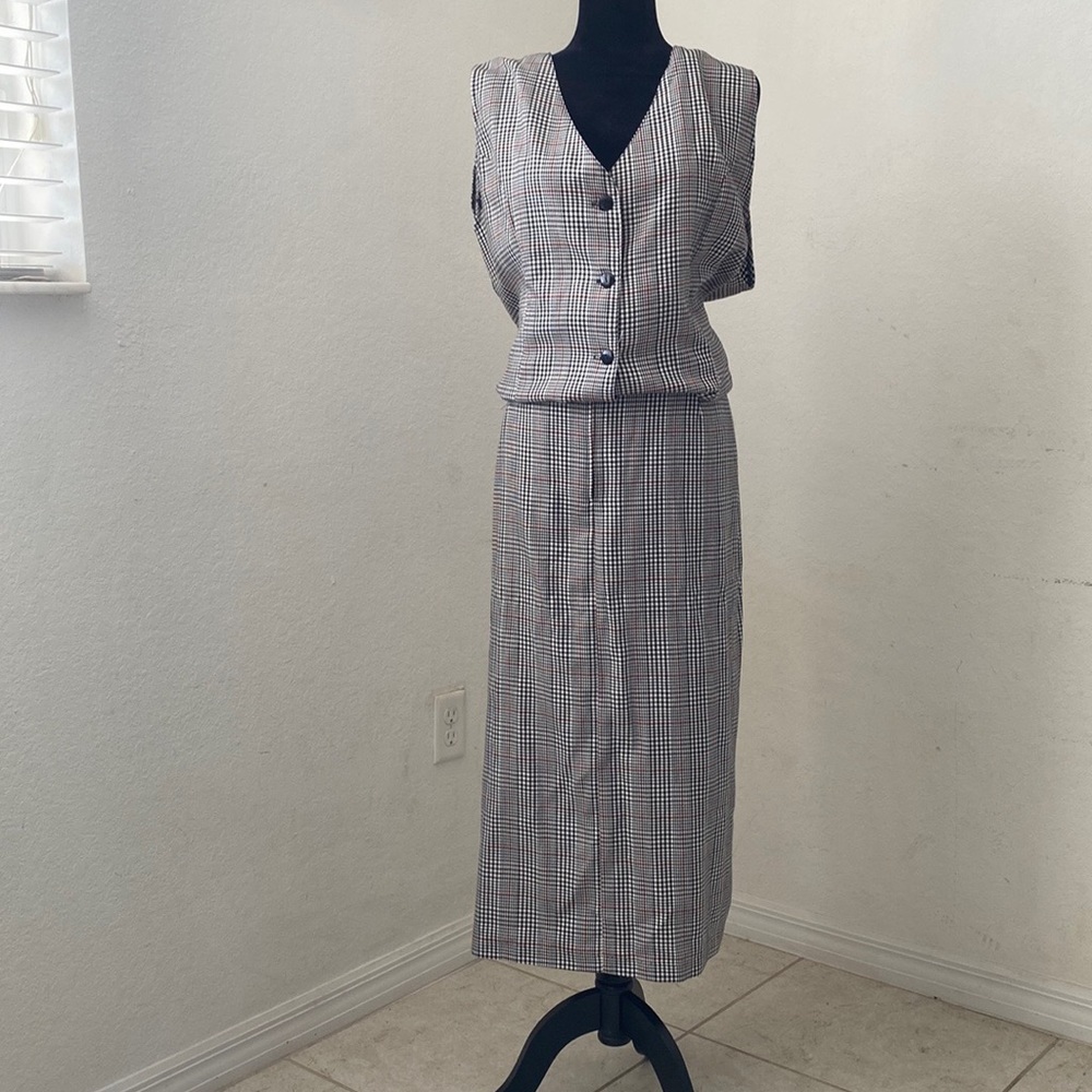 Vintage plus size skirt/ vest set.